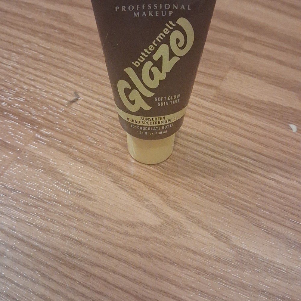 Butter Glaze Soft Glow Skin Tint - Chocolate Butter